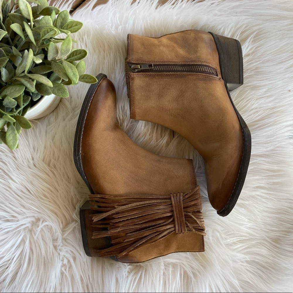 Circle G Fringe Tan Nubuck Leather Ankle Boots Size 9 - Picture 2 of 16